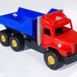 l5027-red-cabin-blue-trailer-2